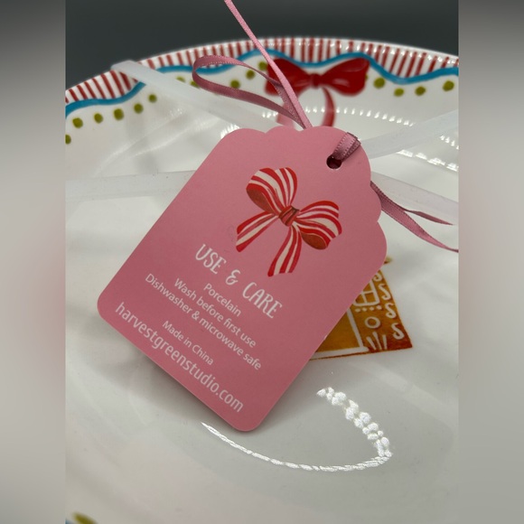 Harvest Green Studio GINGERBREAD HOUSE AND BOW Pasta Bowl Set Christmas NEW - Picture 3 of 7